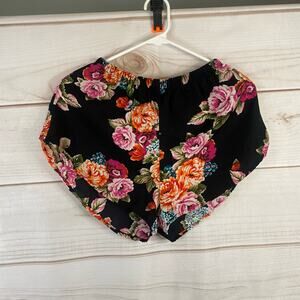 Ambience Apparel Black Floral Print Shorts Size Medium